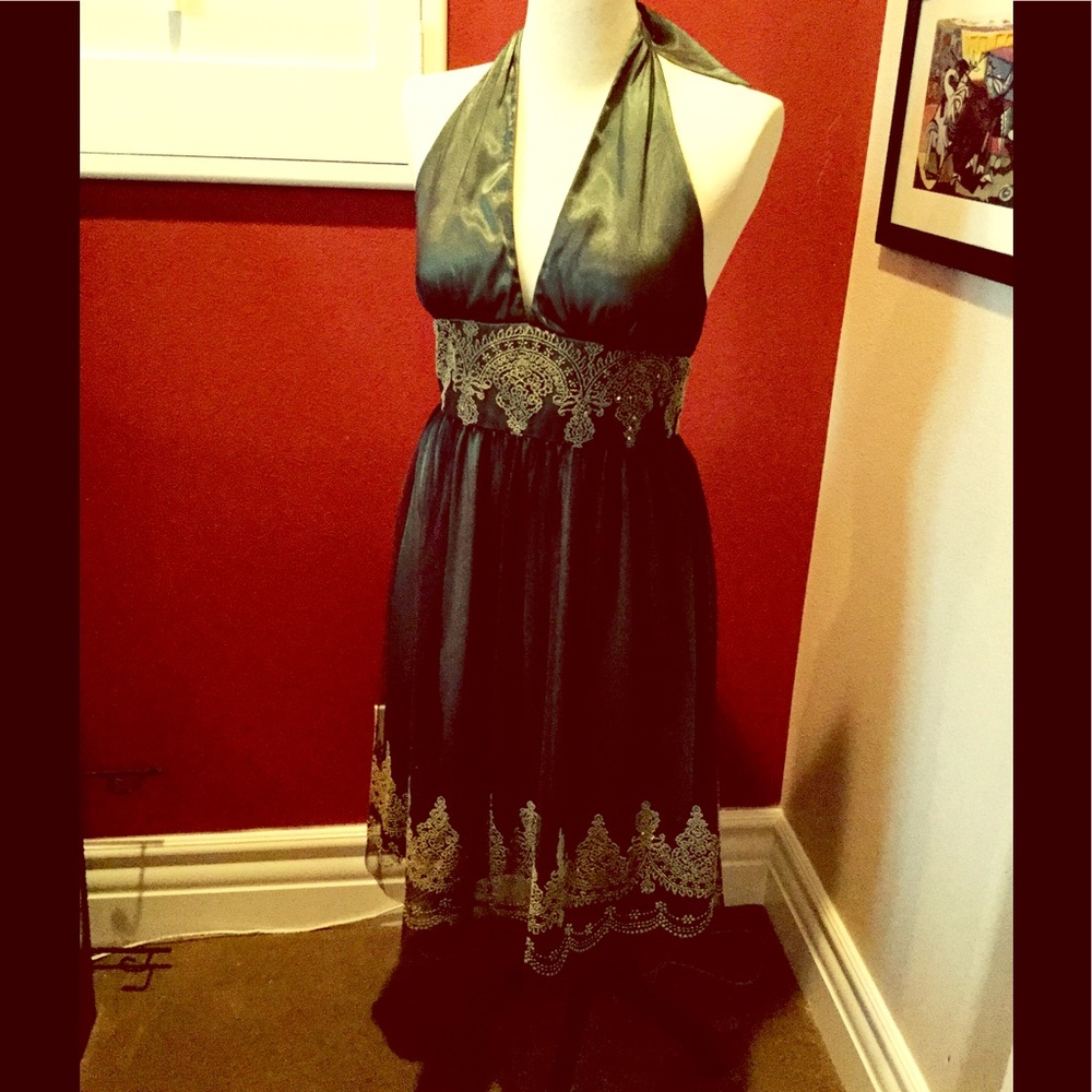 Adrianna Papell Halter Evening Dress, size 10🎄🎁